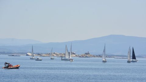 Salida de la Regata Congalsa desde el Club Náutico Deportivo de Ribeira