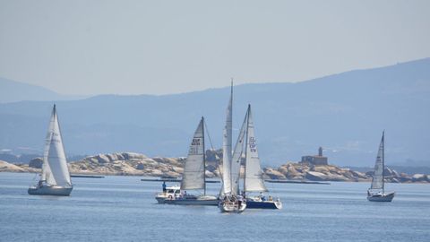 Salida de la Regata Congalsa desde el Club Náutico Deportivo de Ribeira
