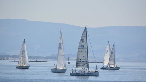 Salida de la Regata Congalsa desde el Club Náutico Deportivo de Ribeira