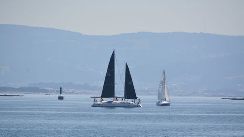 Salida de la Regata Congalsa desde el Club Náutico Deportivo de Ribeira