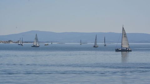 Salida de la Regata Congalsa desde el Club Náutico Deportivo de Ribeira