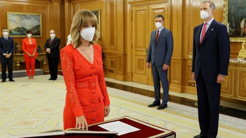 La nueva ministra de Educación y Formación Profesional , Pilar Alegría, promete su cargo