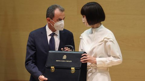 Pedro Duque le entrega la cartera de Ciencia e Innovación a la nueva ministra, Diana Morant