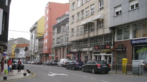 Vista de la calle Plácido Peña, en la que se renovará el alumbrado