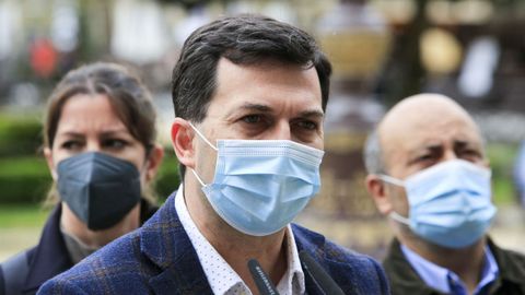 La reunión que presidió el socialista forma parte de su ronda de contactos con militantes