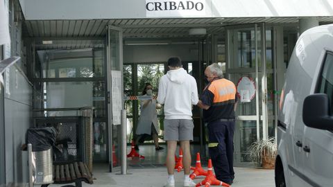Sanidade citó en el centro de salud de O Saltiño a unos 2.500 vecinos de Boiro de entre 16 y 29 años