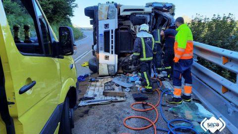 Accidente de tráfico con un camionero fallecido en Pajares