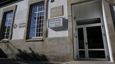 O centro de saúde e o PAC de Caldas de Reis está ubicado no paseo de Román López