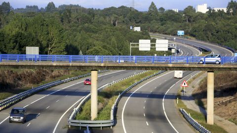 Un tramo de la autovía A-8, donde se produjo el incidente por el que se investiga a un vecino de Pantón