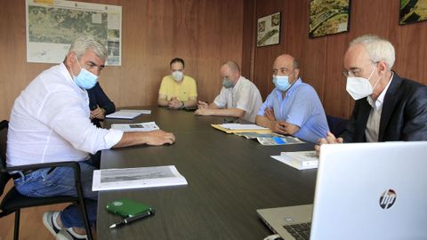 En la reunión estuvieron los presidentes del Club Fluvial y de la CHMS, además de técnicos, comisarios y jefes de servicios