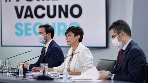 La ministra de Política Territorial y portavoz del Gobierno, Isabel Rodríguez; el ministro de la Presidencia, Félix Bolaños y el Consumo, Alberto Garzón, en el Consejo de Ministros