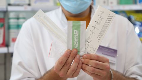 Los tests de antígenos comienzan a comercializarse en las farmacias sin receta