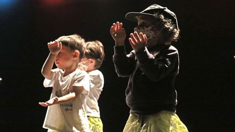 Los niños crearon diferentes coreografías.