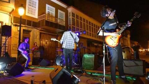 Concierto de Stone Dead en el festival Música na Rúa de 2018, en Escairón.