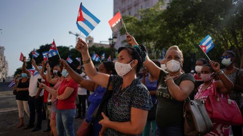 Trabajadoras del Estado cubano rinden homenaje en el Día de la Rebeldía Nacional al asalto a los cuarteles Moncada y Carlos Manuel de Céspedes sucedido en 1953