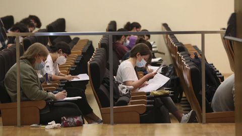 Imagen de alumnos en la facultad de Matemáticas el curso pasado