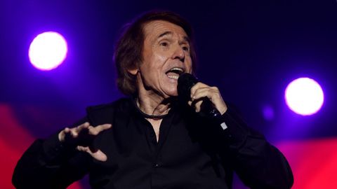 Raphael durante un concierto en A Coruña