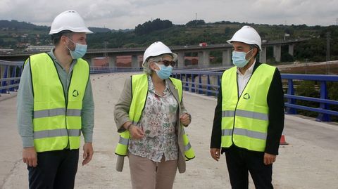 El consejero Alejandro Calvo, ayer a la derecha, junto a la alcaldesa de Gijn, Ana Gonzlez y el viceconsejero, Jorge Garca