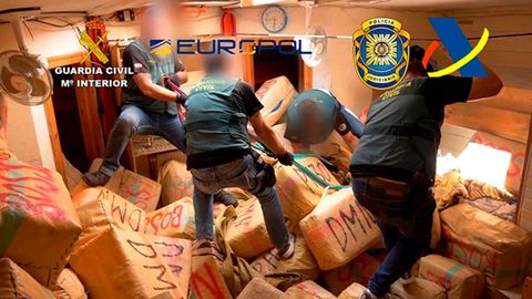 La Guardia Civil en el momento de la operación, en Huelva