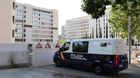 Furgn policial en los juzgados de la plaza de Castilla, en Madrid