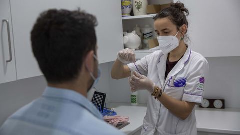 Test de antígenos realizado en una farmacia de Santiago