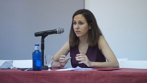La ministra de Derechos Sociales y Agenda 2030, Ione Belarra, impartiendo una conferencia sobre feminismo el pasado 23 de julio en Madrid