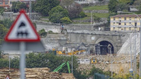 Trabajos constructivos del túnel en el emboquille de A Graña