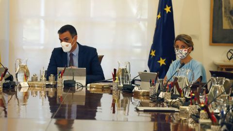 Pedro Sánchez y Yolanda Díaz en el Consejo de Ministros, en una imagen de archivo.