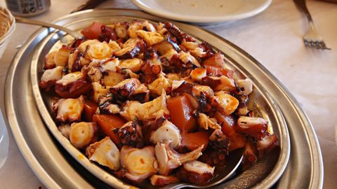 «Caldeirada» de pulpo en la isla de Ons.