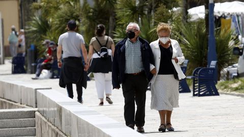 Imagen de gente paseando por A Pobra, concello en el que no se ha registrado ningún caso desde el 28 de septiembre