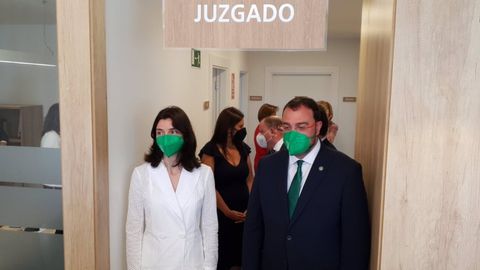 El presidente del Principado, Adrin Barbn, y la ministra de Justicia, Pilar Llop, han participado en la inauguracin del nuevo juzgado de paz de Castrilln