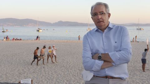 Isidro Lago Barreiro, en Sanxenxo, es el presidente del Colegio Oficial de Médicos de Pontevedra y del Consello Galego