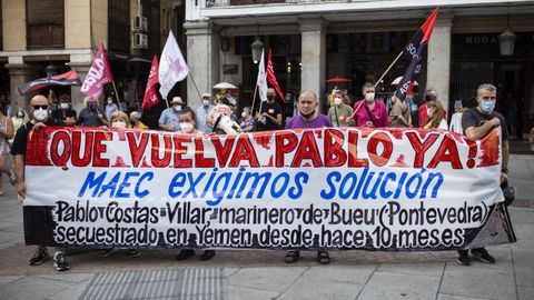 Convocadas por varios sindicatos, el pasado 3 de agosto varias personas se concentraron frente al Ministerio de Asuntos Exteriores exigiendo que actúe para liberar a Pablo Costas
