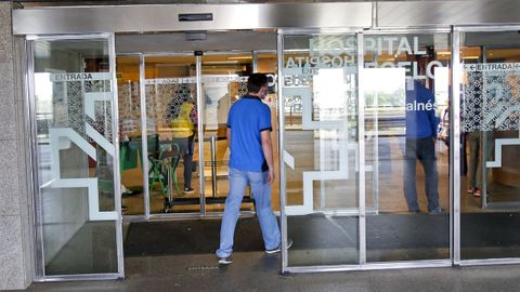 Entrada del hospital Montecelo, en Pontevedra