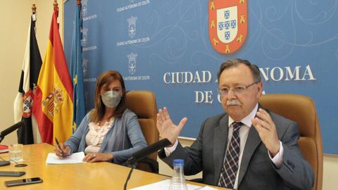 El presidente de Ceuta, Juan Jesús Vivas, y la consejera de Presidencia y Relaciones Institucionales, Mabel Deu, en una imagen de archivo.