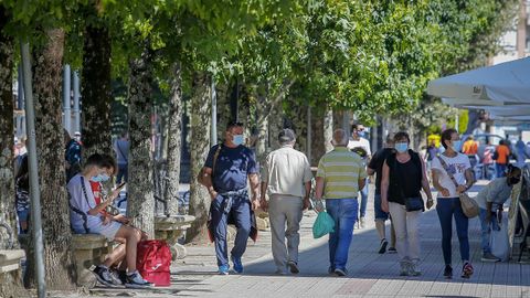 Noia encara la semana en la que debería celebrar sus fiestas cerca de entrar en riesgo extremo