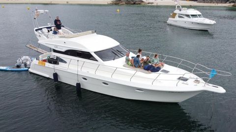 Uno de los yates, de 52 pies, que alquila en la ría de Pontevedra la empresa Sea Galicia