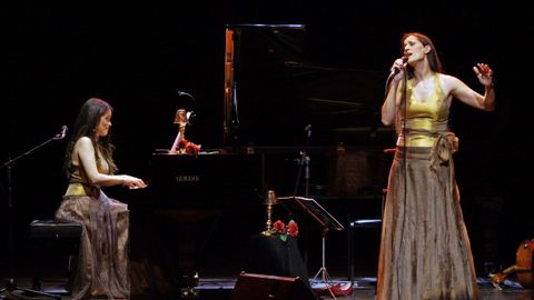 Foto de archivo de Cristina Pato y Rosa Cedrón, presentando <Soas>