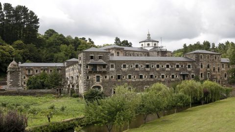 La ruta incluye la vista guiada al monasterio de Samos, ubicado en el Camino Francés.