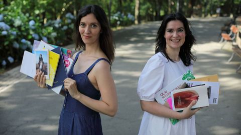 Antía Otero y Dores Tembrás son las editoras de la gallega Apiario