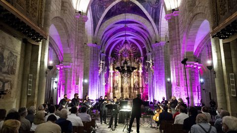 Un formato reducido de la OSG clausuró en la catedral de Mondoñedo la octava edición del festival Bal y Gay.