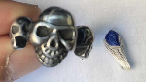 Uno de los detenidos escondía la droga en un anillo