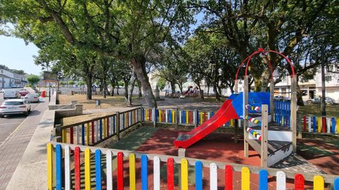 Parque infantil en Friol