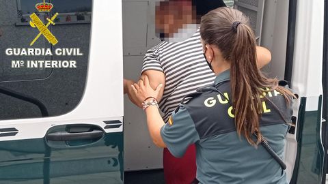Imagen de archivo de una detención practicada por la Guardia Civil