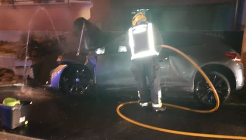 Estado en el que quedó el coche en el que viajaban los cuatro chicos en el accidente la madrugada del viernes al sábado