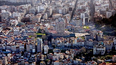 Vista aérea de Vigo. La ciudad más poblada de Galicia acaba de aprobar en pleno su nuevo Plan Xeral
