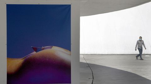 El Centro Niemeyer ya ha recuperado su cuenta de Facebook, que haba permanecido un mes cerrada despus de que se publicase en ella una de las fotografas de la muestra del fotgrafo Ciuco Gutirrez 