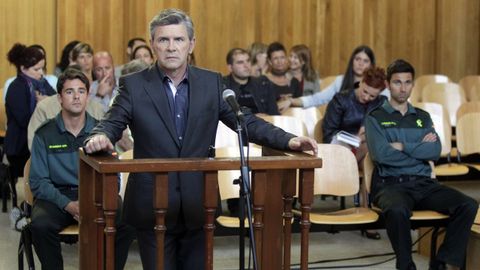 Luis Iglesia en la serie Matalobos