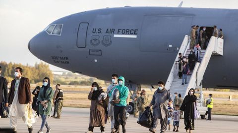 Un avión de Estados Unidos a su llegada este martes a Rota, Cádiz, con 200 personas procedentes de Afganistán