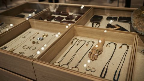 Colección de bisutería de alfarería Agustín, especializada en cerámica de Niñodaguia en la Ribeira Sacra